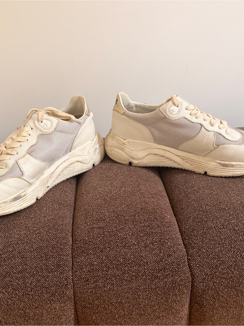 Golden Goose Cream Sneakers with Gold Star Detail - Picture 2 of 3